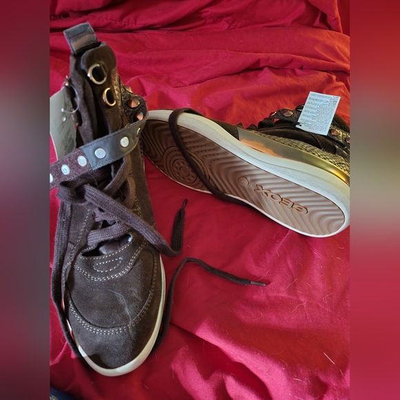 Geox Sneakers - Picture 2 of 4